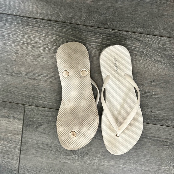 Sandals/flip flops - Picture 2 of 6